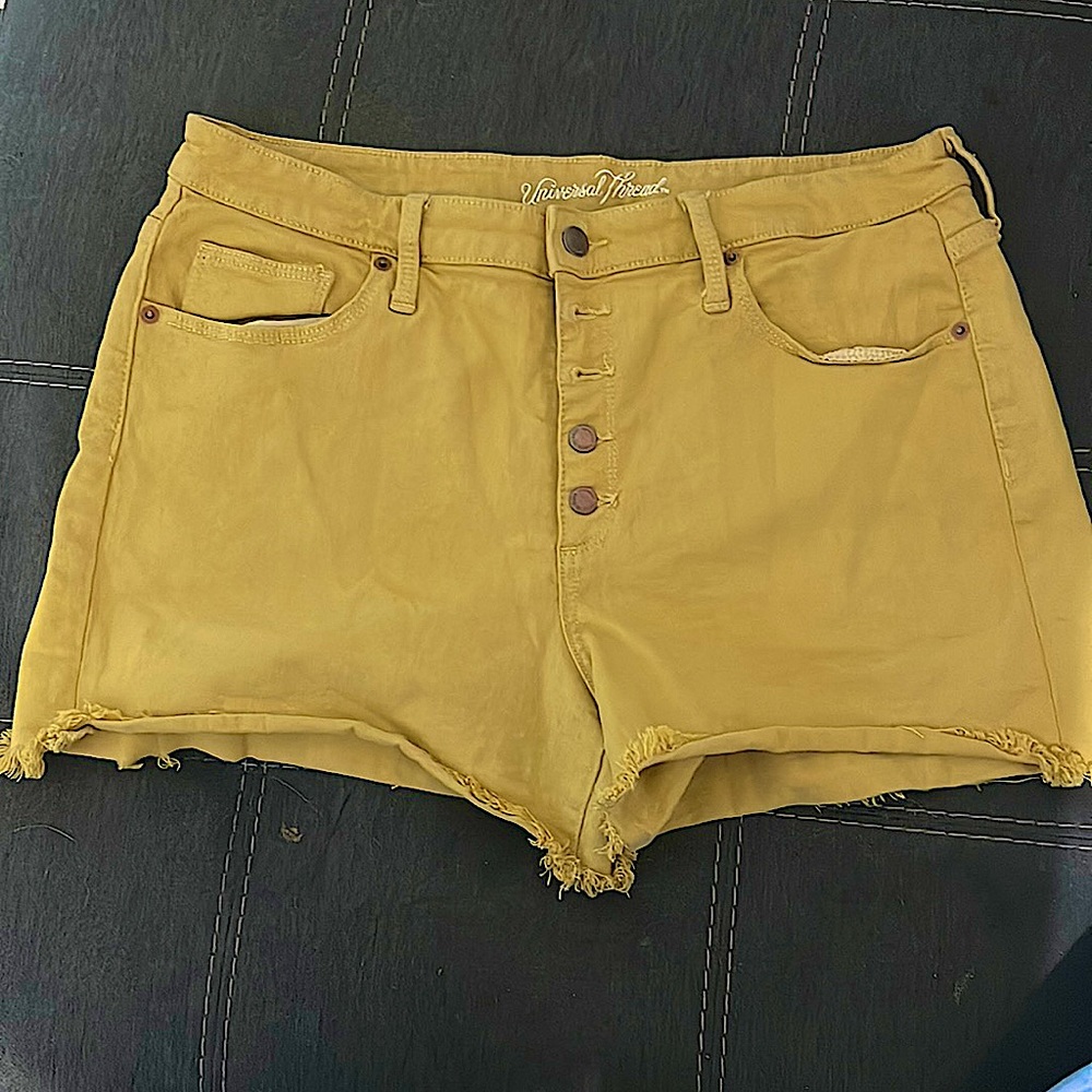 8 pair of Womens shorts and pants all size 14
